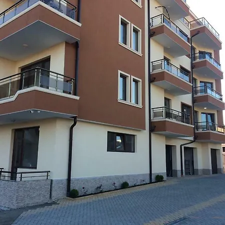 Apartament Veli *